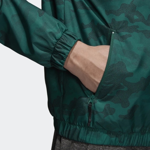 Adidas Woven Bomber Jacket Green Camo Training XL - Picture 3 of 8